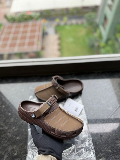 Crocs Yukon Clogs Brown