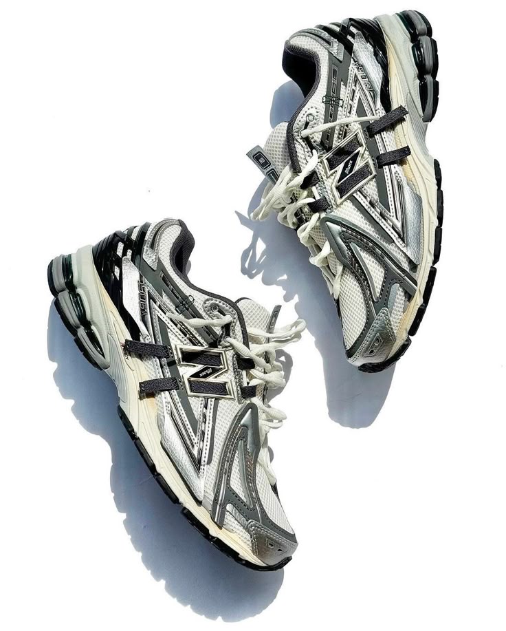 NEW BALANCE 1906 SPECIAL EDITION