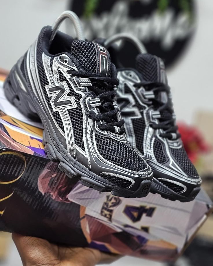New balance 740 Black silver
