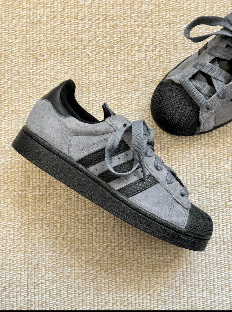 Adidass Superstar grey suede