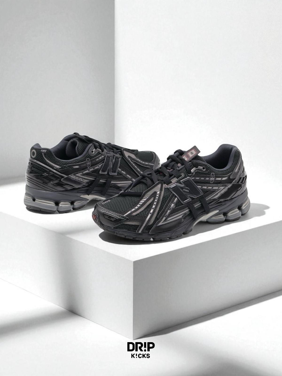new balance Men 1906 Sneakers black