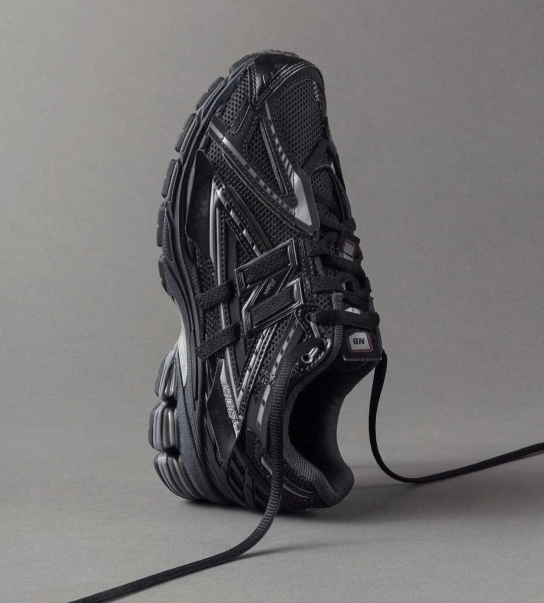 new balance Men 1906 Sneakers black