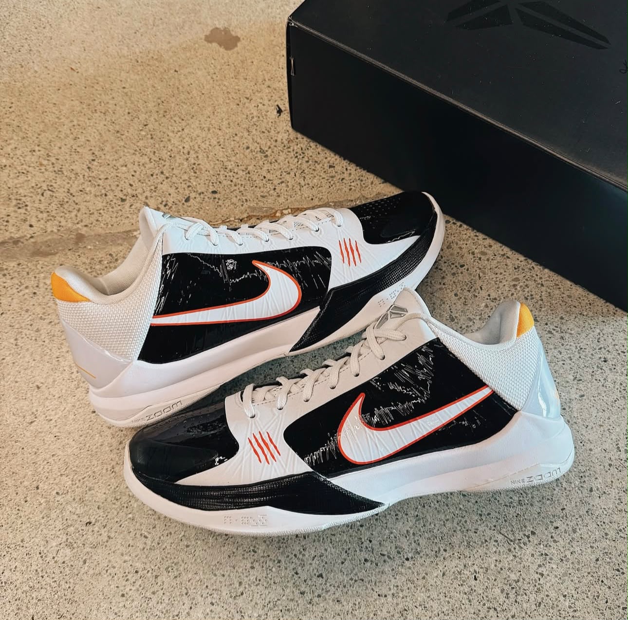 NIKEE KOBE 5 PROTRO BRUCE LEE