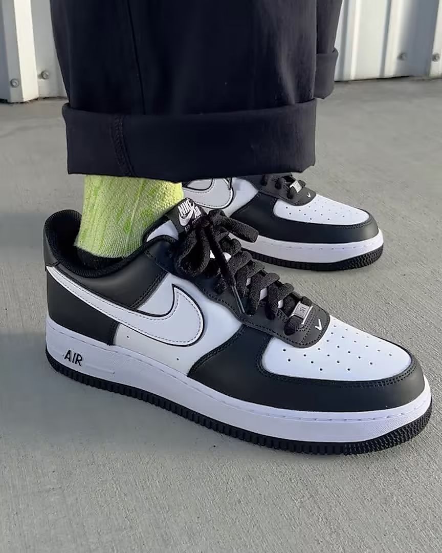 Nikee Air Force 1 Panda" black and white