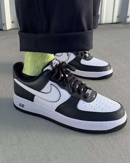 Nikee Air Force 1 Panda" black and white