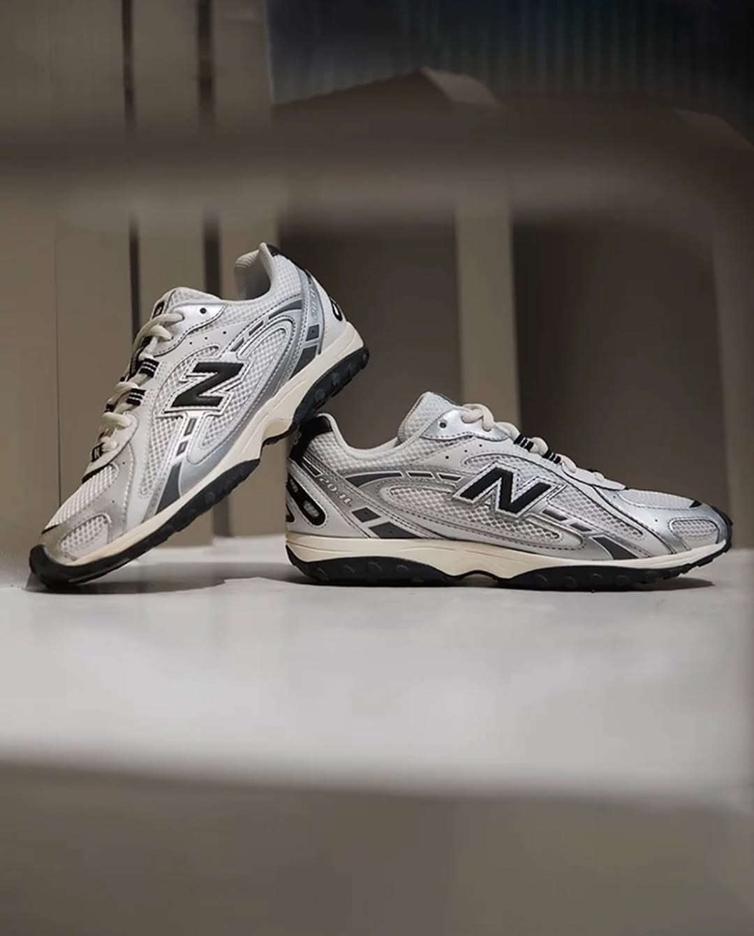 New Balancee 204L "Metallic Silver” Color