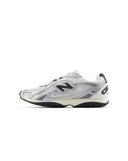 New Balancee 204L "Metallic Silver” Color