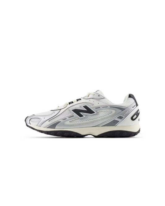 New Balancee 204L "Metallic Silver” Color