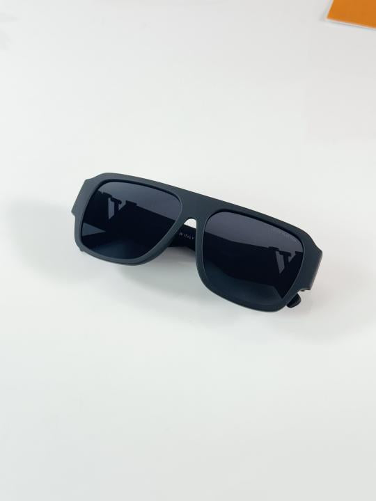 Louiss Vuitton 2686 Mate Black