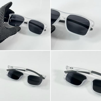 Oakleyy 3103 Ice Black