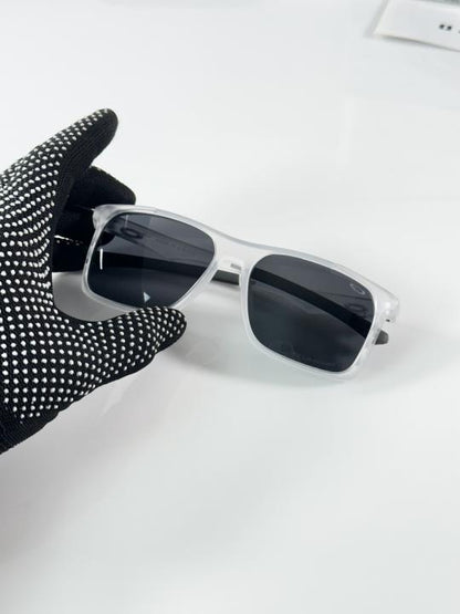 Oakleyy 3103 Ice Black