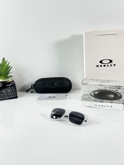 Oakleyy 3103 Ice Black