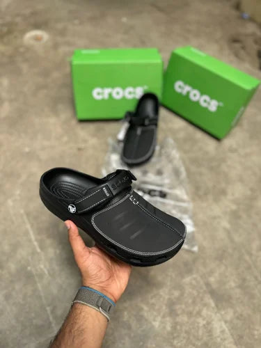 Crocs Yukon Clogs Black