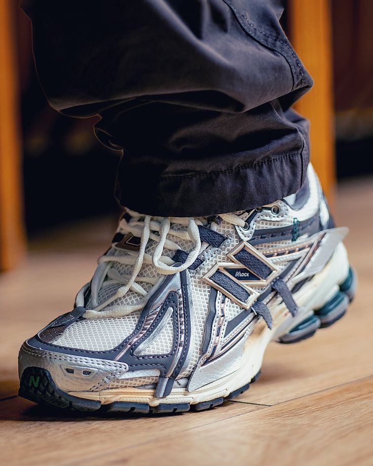 NEW BALANCE 1906 SPECIAL EDITION