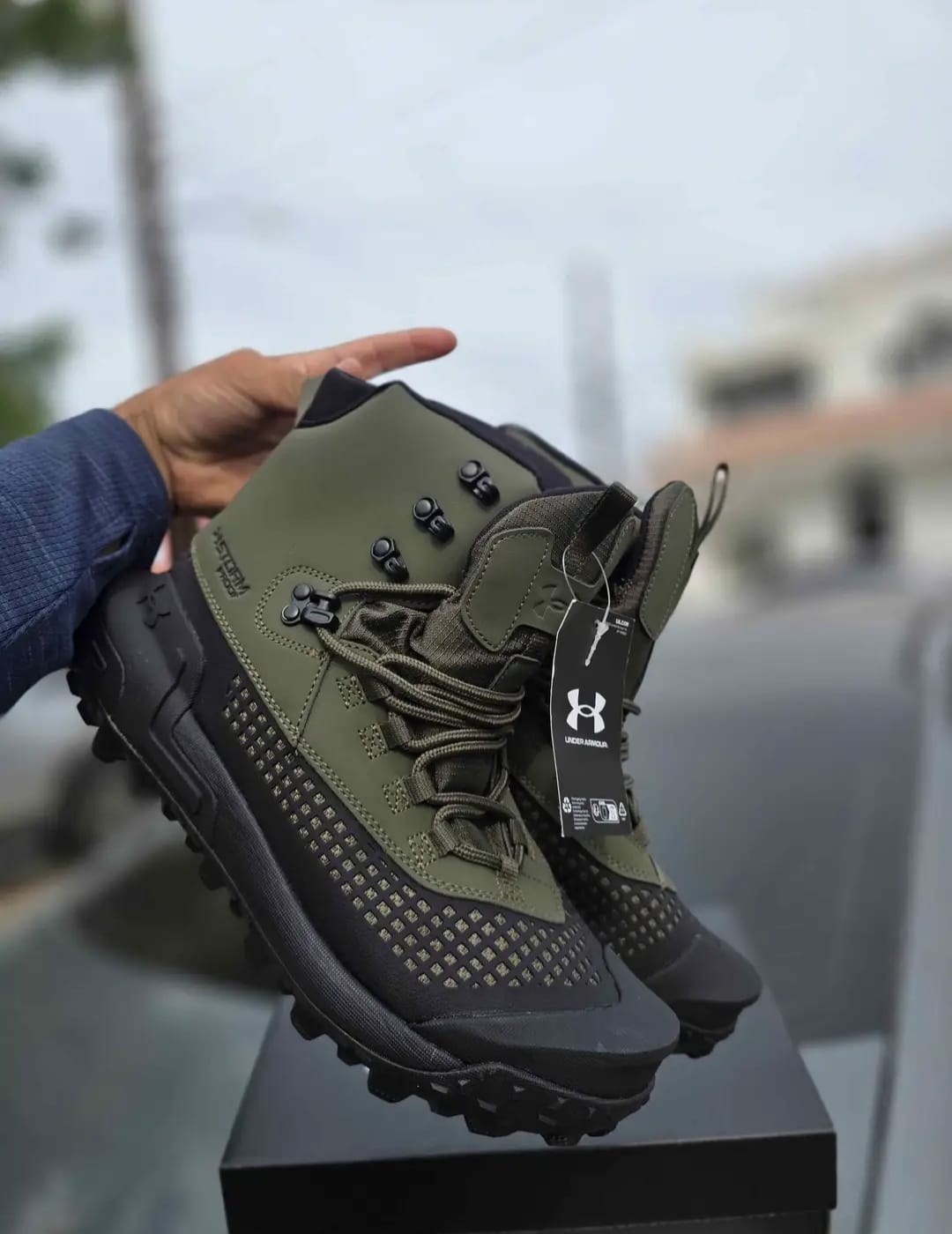 UNDERR ARMOURR HOVR RAIDER WP OLIVE GREEN BLACK