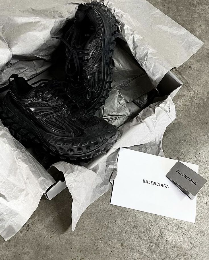 Balenciaga defender