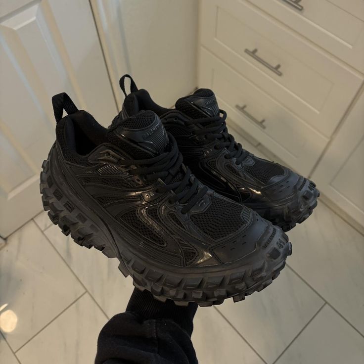 Balenciaga defender