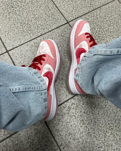 Strange Love x Nike Sb Dunk Low