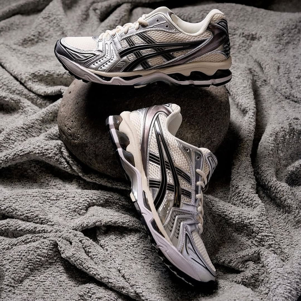 ASICS GEL KAYANO 14 CREAM BLACK / METALLIC PLUM