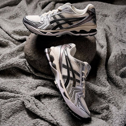 ASICS GEL KAYANO 14 CREAM BLACK / METALLIC PLUM