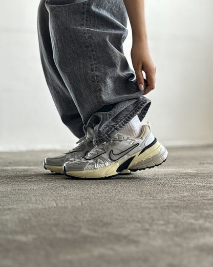 Nike V2k Run "Silver Metallic"