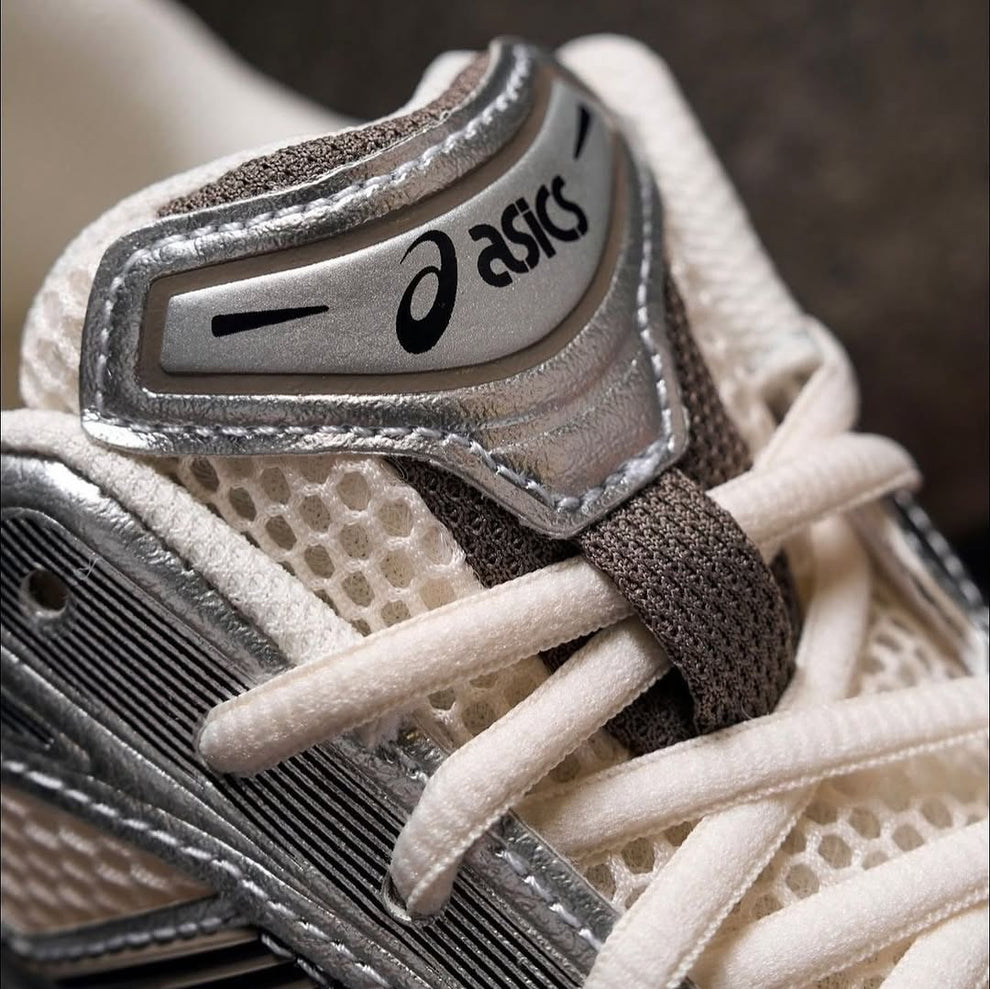 ASICS GEL KAYANO 14 CREAM BLACK / METALLIC PLUM
