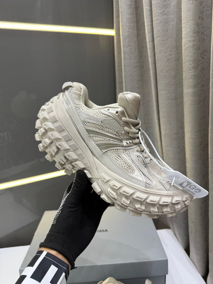 BALENCIAGA DEFENDER