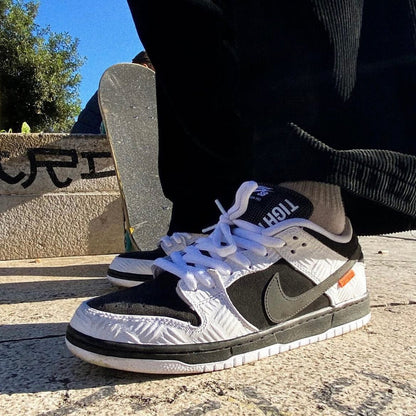 Tightbooth x Nike Sb Dunk Low