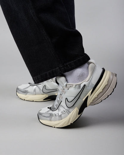 Nike V2k Run "Silver Metallic"