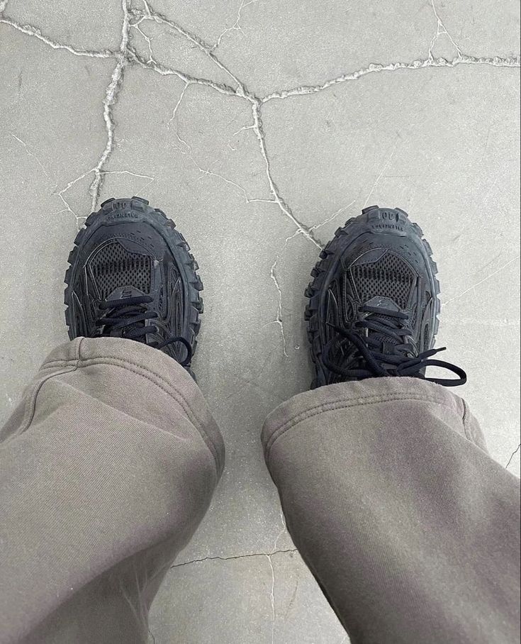Balenciaga defender