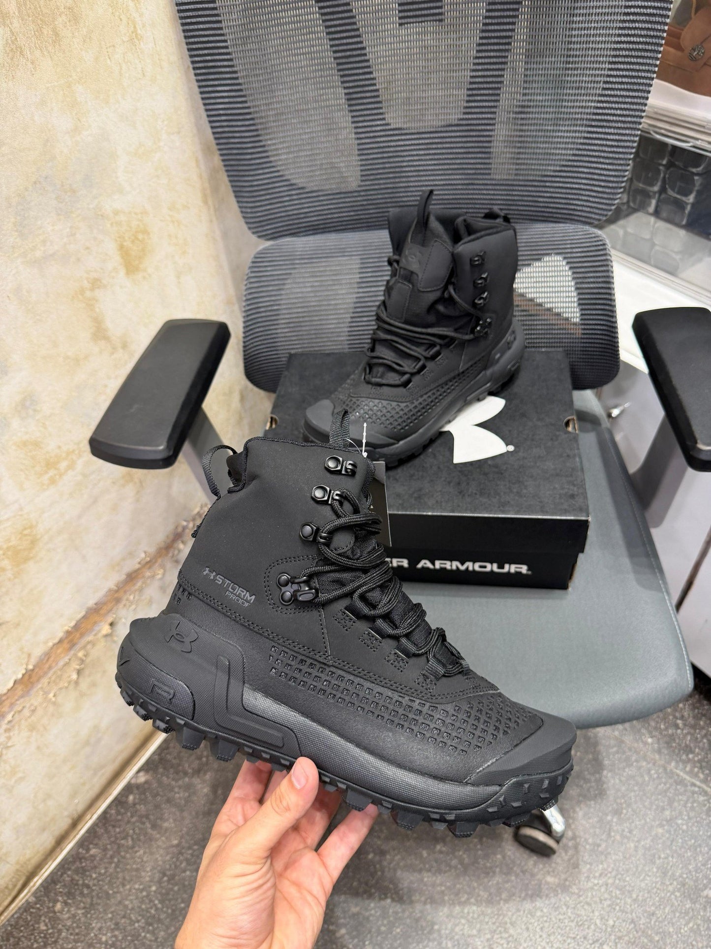 UNDERR ARMOURR HOVR RAIDER WP OLIVE GREEN BLACK
